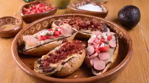 Molletes con Tocino O Res